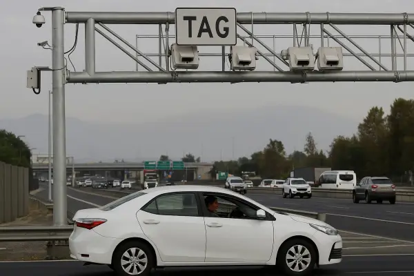 El negocio del TAG en Santiago: concesionarias acumulan $3,2 billones sobre lo invertido y proyectan $6,8 billones al final de contratos