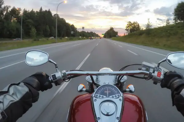 Alerta de seguridad: medidas urgentes para motociclistas ante el riesgo del hilo curado durante Fiestas Patrias