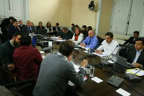 Hacienda aprueba compensación por pañales y medicamentos para el 80% más vulnerable