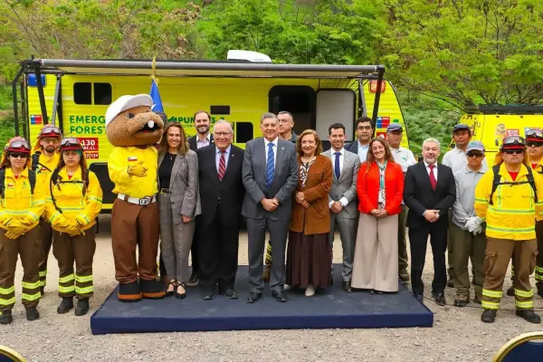 CONAF abre más de 9 mil empleos temporales para prevenir incendios forestales: postula en tu OMIL