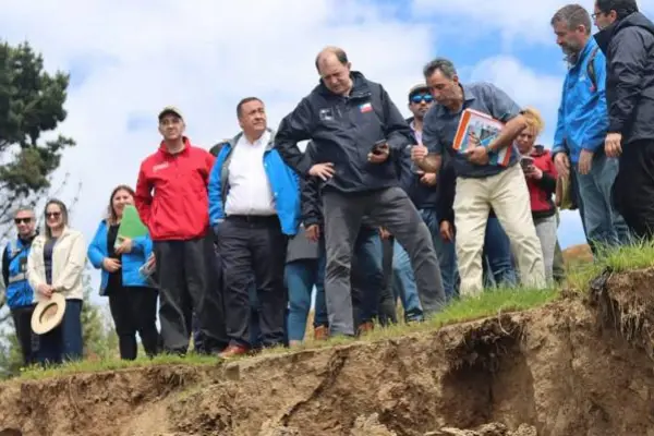 Minvu activa subsidios de arriendo para 40 familias en riesgo por grietas y socavones en Arauco