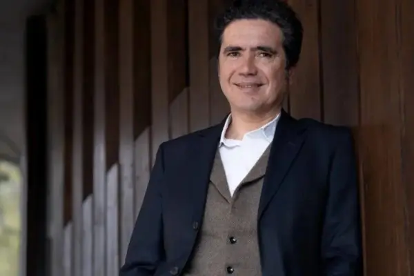 Briones corrige a Parisi y califica de error básico su crítica al aumento de deuda